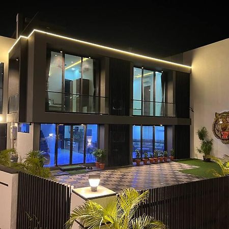 Stayhaven Starmount 4Bhk & Pool Bombay Exterior foto