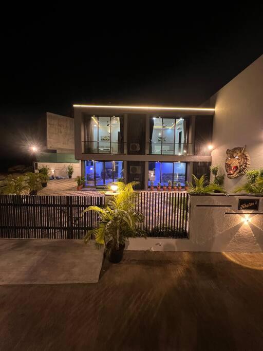 Stayhaven Starmount 4Bhk & Pool Bombay Exterior foto