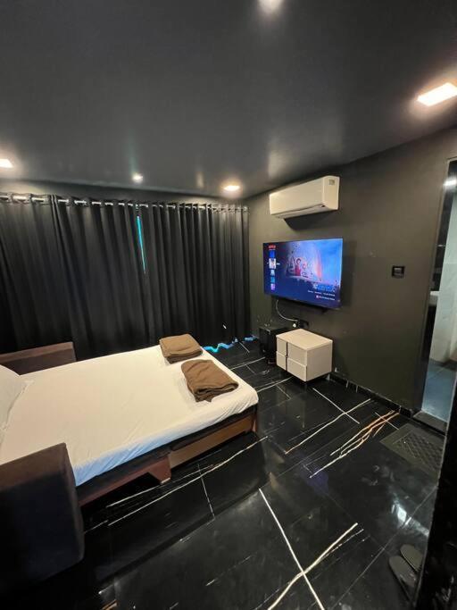 Stayhaven Starmount 4Bhk & Pool Bombay Exterior foto